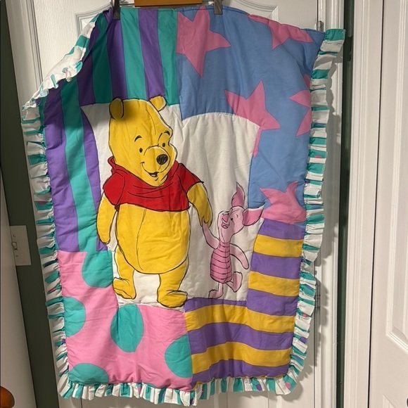 Vintage Colourful Winnie the Pooh Crib Blanket and matching diaper holder - Picture 2 of 6